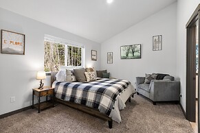 Hikers Haven w/ Hot Tub - Near Mt Rainier!