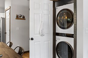 Hikers Haven w/ Hot Tub - Near Mt Rainier!