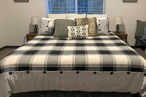 Hikers Haven w/ Hot Tub - Near Mt Rainier!