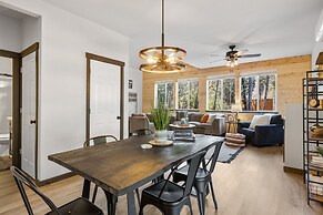 Hikers Haven w/ Hot Tub - Near Mt Rainier!