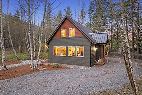 Hikers Haven w/ Hot Tub - Near Mt Rainier!
