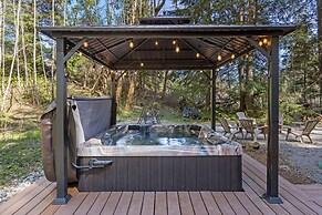 Hikers Haven w/ Hot Tub - Near Mt Rainier!