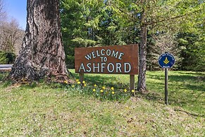 Hikers Haven w/ Hot Tub - Near Mt Rainier!