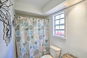 Redding Getaway w/ Hot Tub & Outdoor Kitchen!