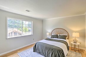 Redding Getaway w/ Hot Tub & Outdoor Kitchen!