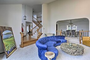 Redding Getaway w/ Hot Tub & Outdoor Kitchen!