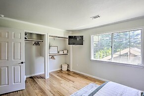 Redding Getaway w/ Hot Tub & Outdoor Kitchen!