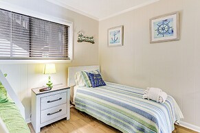 Walk to Beach: Condo w/ Balcony in Hilton Head