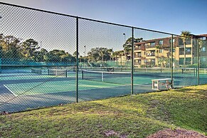 Walk to Beach: Condo w/ Balcony in Hilton Head