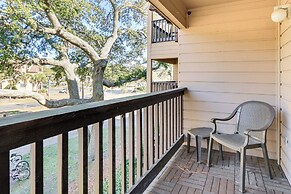 Walk to Beach: Condo w/ Balcony in Hilton Head