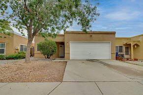 Comfy Albuquerque Townhome < 6 Mi to Downtown