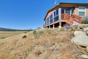 Tranquil Cabin Getaway w/ Panoramic Mtn View!