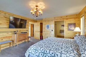 Jefferson Home w/ Mountain Views & Horse Pastures