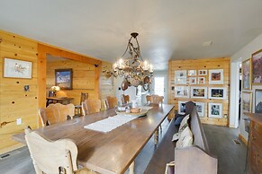 Jefferson Home w/ Mountain Views & Horse Pastures