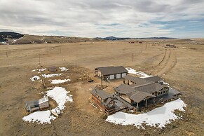 Jefferson Home w/ Mountain Views & Horse Pastures
