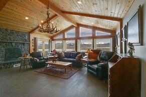 Jefferson Home w/ Mountain Views & Horse Pastures