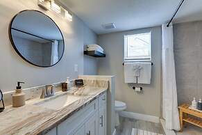 Coastal Sarasota Condo: Minutes to Beach!