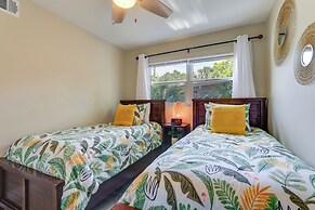 Coastal Sarasota Condo: Minutes to Beach!