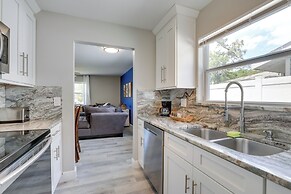 Coastal Sarasota Condo: Minutes to Beach!