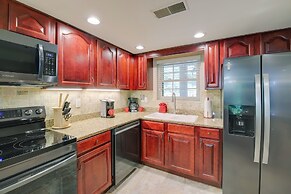 Gatlinburg Condo ~ 2 Mi to Smoky Mountains!