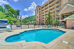 Gatlinburg Condo ~ 2 Mi to Smoky Mountains!