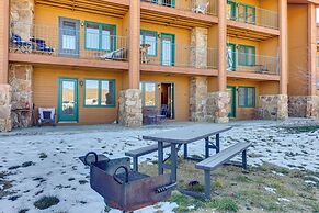 Near Skiing: Studio w/ Pool Access in Granby!