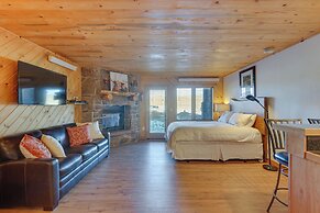 Near Skiing: Studio w/ Pool Access in Granby!