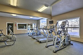 Near Skiing: Studio w/ Pool Access in Granby!