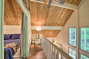 Spacious Cabin - 4 Mi to Blue Ridge Parkway!