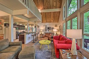 Spacious Cabin - 4 Mi to Blue Ridge Parkway!