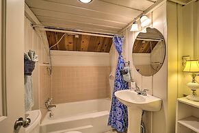 Spacious Cabin - 4 Mi to Blue Ridge Parkway!