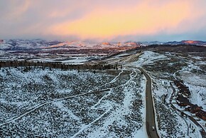 Mtn View Granby Condo w/ In-unit Hot Tub!