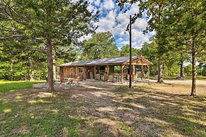 Cozy Cabin w/ Backyard Oasis: 11 Mi to Marina