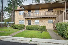3 Mi to Dtwn Hot Springs: Modern Condo!