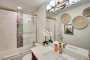 3 Mi to Dtwn Hot Springs: Modern Condo!