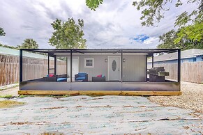 Sarasota Home w/ Screened Porch, Walk To Zoo!