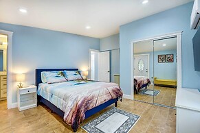 Sarasota Home w/ Screened Porch, Walk To Zoo!