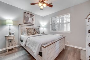 Branson Retreat w/ Pool Access ~ 3 Mi to Dtwn