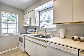 Branson Retreat w/ Pool Access ~ 3 Mi to Dtwn