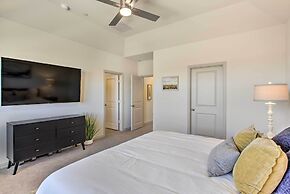 7 Mi to Lewisville Lake: Family Townhome in Frisco