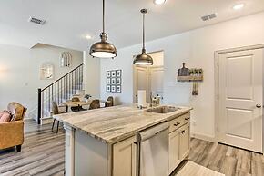 7 Mi to Lewisville Lake: Family Townhome in Frisco