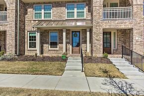 7 Mi to Lewisville Lake: Family Townhome in Frisco