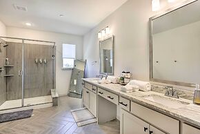 7 Mi to Lewisville Lake: Family Townhome in Frisco