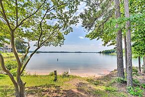 Keowee Key Condo w/ Deck & Resort Amenities!