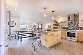 Peaceful Windsor Retreat w/ Private Hot Tub!