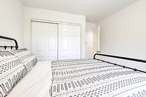 Peaceful Windsor Retreat w/ Private Hot Tub!