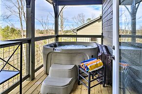 Pigeon Forge Cabin: Private Hot Tub & Views!