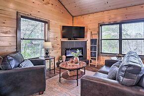 Pigeon Forge Cabin: Private Hot Tub & Views!