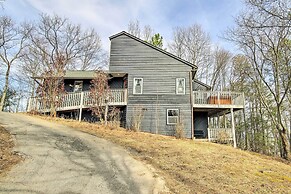 Gatlinburg Mountain Cabin w/ Hot Tub, Deck & Games