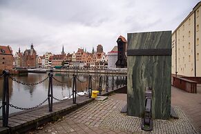 Maya's 22 - River view